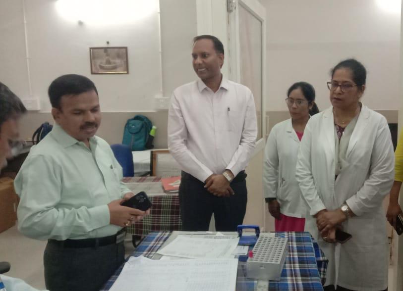 संभागायुक्त ने एमटीएच का दो घंटे तक किया सघन दौरा, अस्पताल के हर विभाग में मिली तमाम खामियां