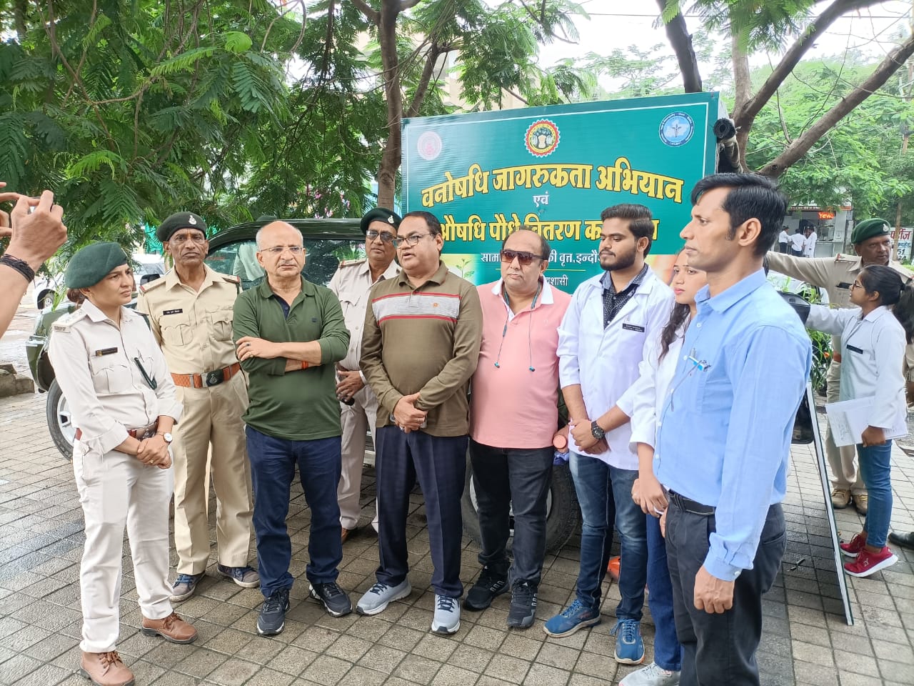 जनमानस में औषधि पौधों के प्रति जागरूकता अभियान रूफटॉप ग्रीनिंग के साथ