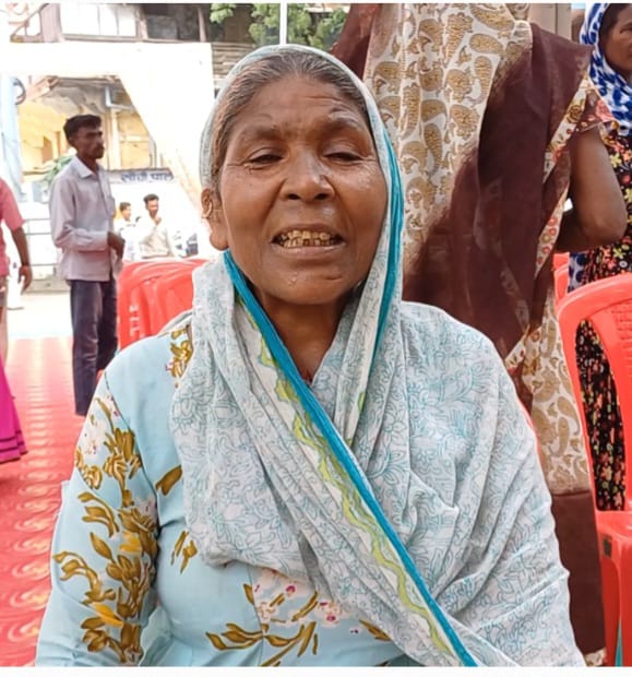 मुख्यमंत्री की पहल से देवरानी-जेठानी को मिला आवासीय पट्टा