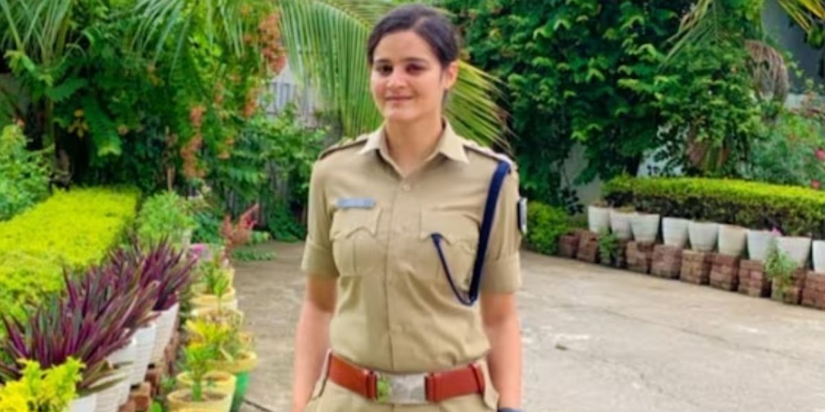 Navjot Simi IPS: खूबसूरती में फिल्मी हसीनाओं से कम नहीं है नवजोत सिमी, डॉक्टरी छोड़ बनी IPS अधिकारी