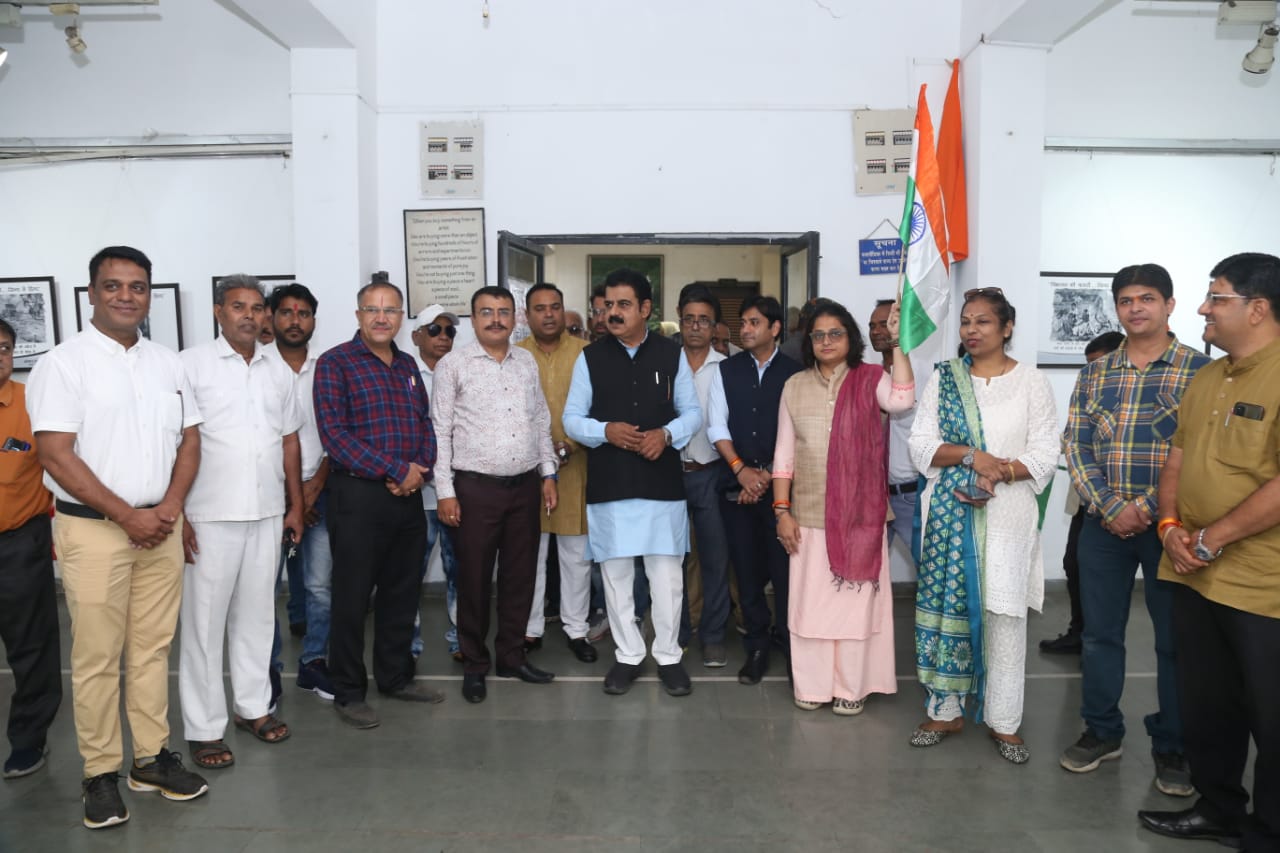 इंदौर में विभाजन विभीषिका दिवस पर निकली मौन रैली, झलके समाजजनों के आंसू