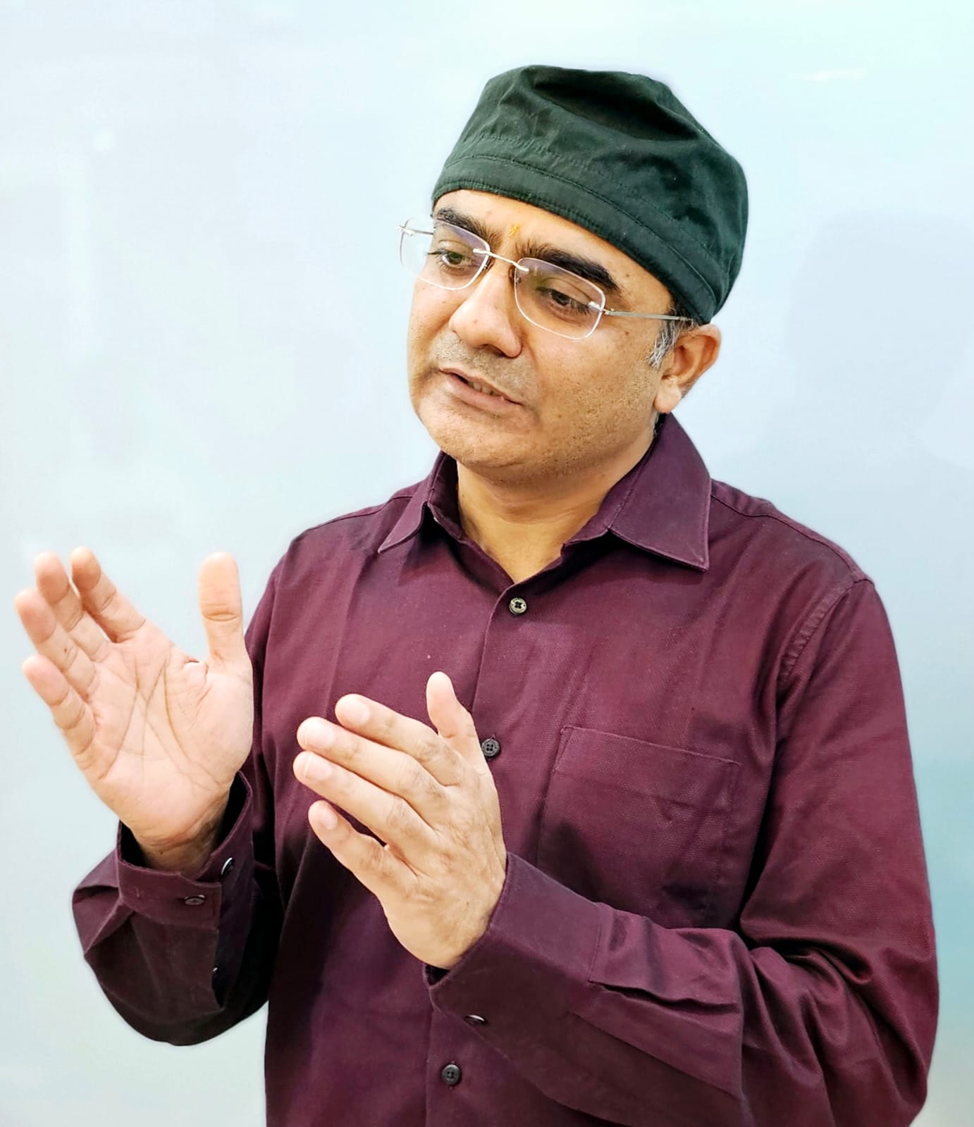 आंखों के करीब से स्मार्टफोन के इस्तेमाल से बच्चों में स्क्विंट आंखें या भेंगापन का खतरा - डॉ.अमित सोलंकी