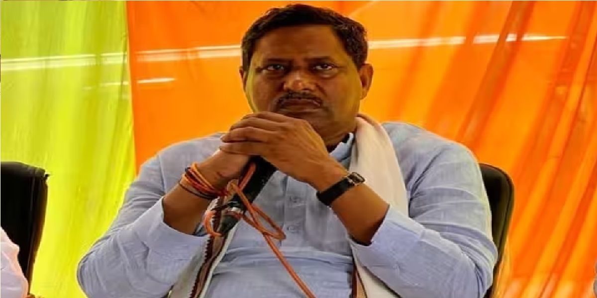Breaking News: बीजेपी सांसद रामशंकर कठेरिया पर गिरी गाज, कोर्ट ने सुनाई 2 साल की सजा, खतरे में सांसदी
