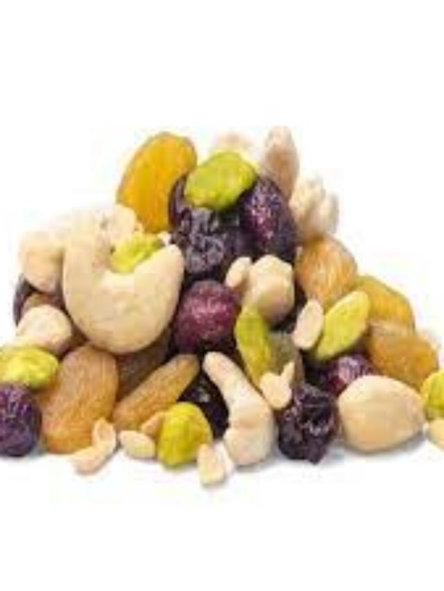 Health Tips : इन लोगों को नहीं खाना चाहिए Dry Fruits, कहीं आप भी तो नहीं इस लिस्ट में शामिल