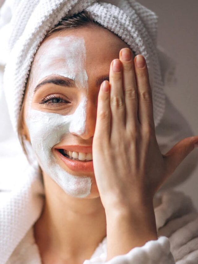 Skin Care Tips: दमकते चेहरे के लिए इस तरह लगाए चावल का आटा, मिलेगा गजब का निखार