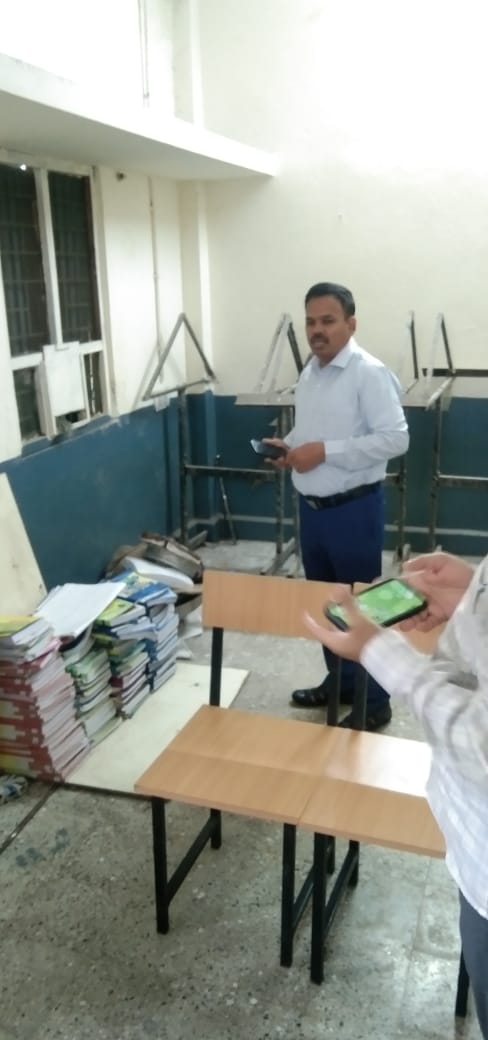संभागायुक्त ने किया छात्रावास,आश्रमों का निरीक्षण