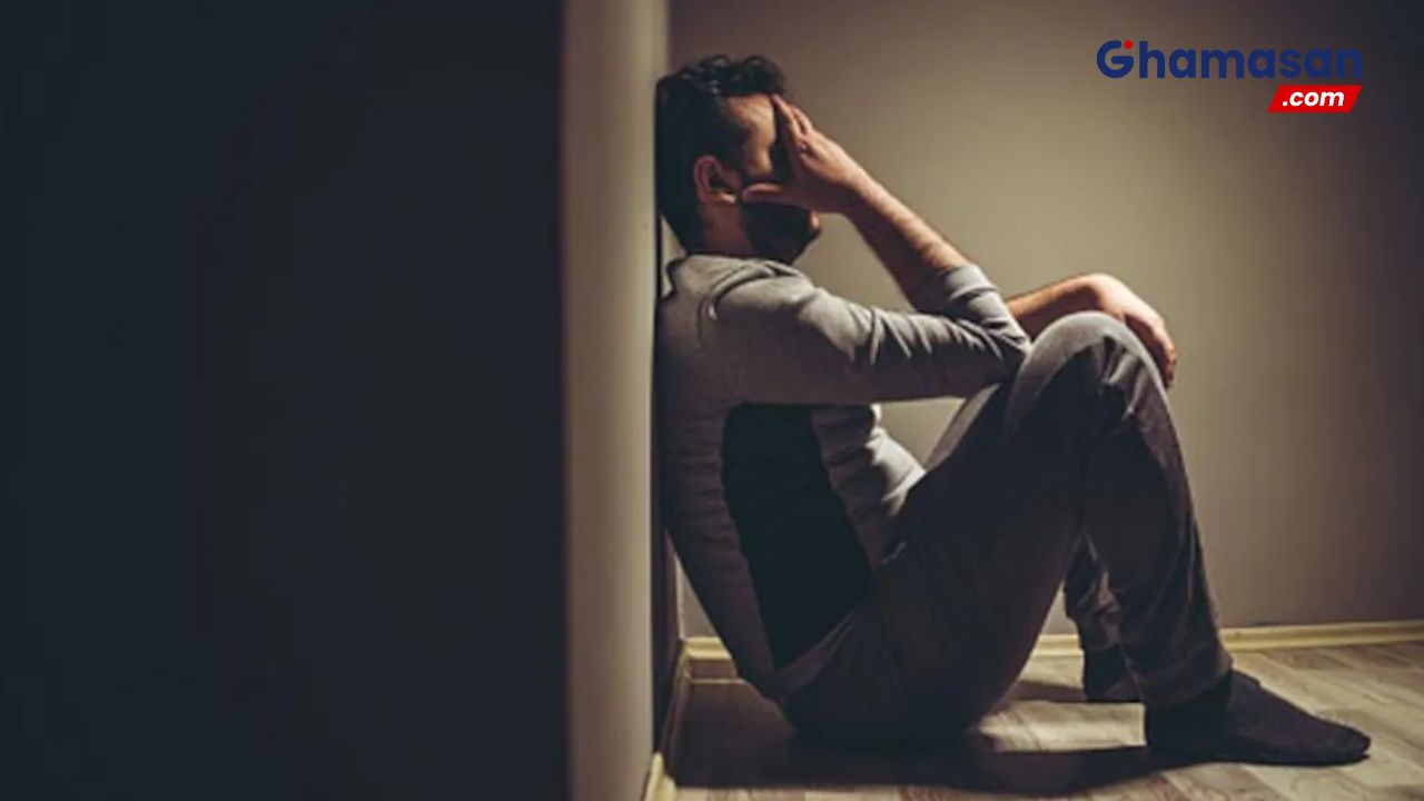 आत्मघाती विचारों वाले किसी व्यक्ति की मदद कैसे करें? जानिए सुसाइड पर बातचीत के महत्वपूर्ण कदम!