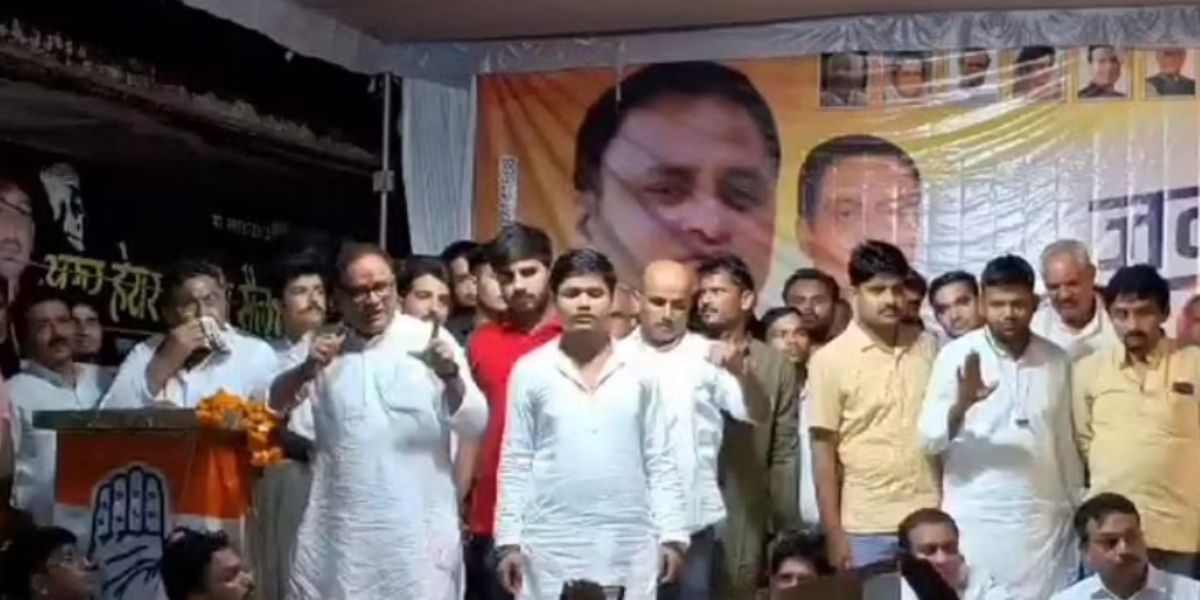 Chhatarpur: कांग्रेस की जन आक्रोश यात्रा में आपस में भिड़े नेता, पार्टी की हुई किरकिरी