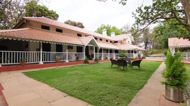 MP Tourism: मध्यप्रदेश के पंचमढ़ी मे बने होटल सबसे शानदार, पर्यटकों को दे रहे अव्वल दर्जे की बेहतरीन सुविधाएं