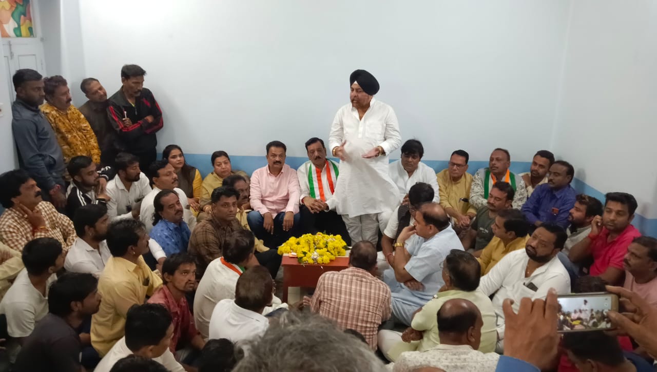 लोकसभा चुनाव की तैयारी को लेकर इंदौर में हुई कांग्रेस के वरिष्ठ नेताओं की बैठक