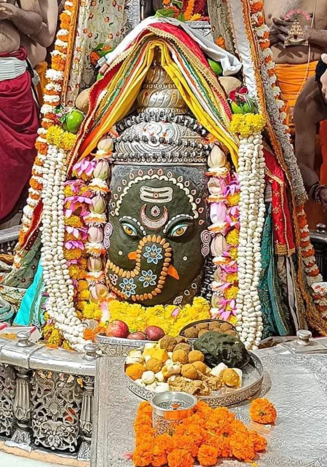 Live Darshan: हमारे साथ कीजिए देश और दुनिया के प्रमुख मंदिरों के लाइव दर्शन