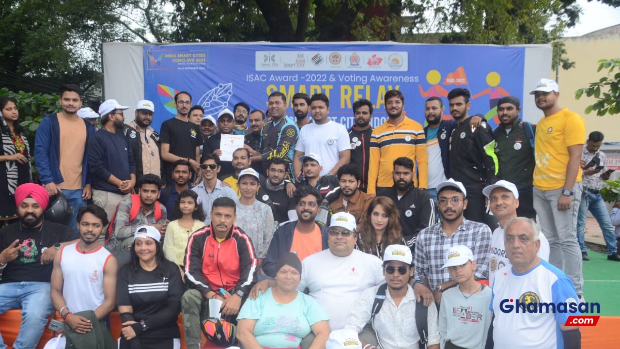 साइक्लोथान के माध्यम से किया नागरिकों को जागरूक, कलेक्टर ने दिलाई मतदान की शपथ
