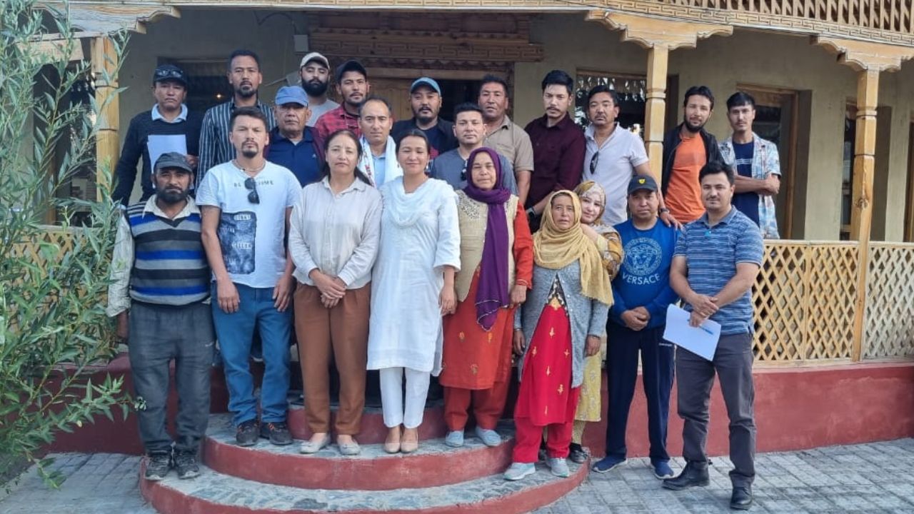 नूब्रा घाटी लद्दाख क्षेत्र में हुई पहली सफल सिविल सोसाइटी बैठक ने स्थानीय समुदाय के बीच आपसी विश्वास को बढ़ाया