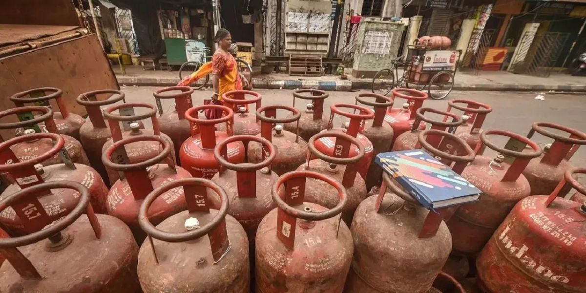 सरकार का बड़ा ऐलान, लाखों महिलाओं को मिलेगा लाभ, इन्हें दिया जाएगा मुफ्त गैस सिलेंडर