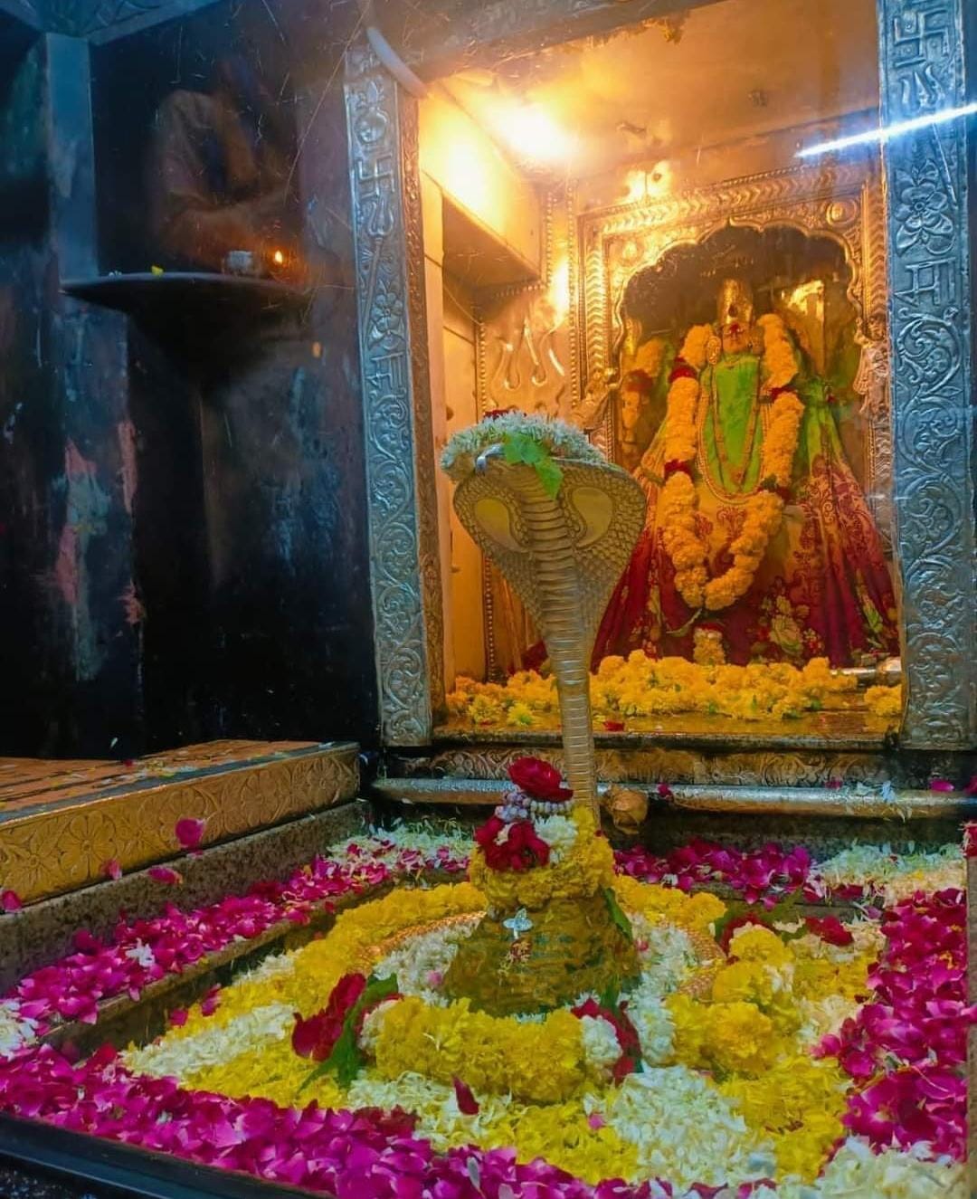 Live Darshan: हमारे साथ कीजिए देश और दुनिया के प्रमुख मंदिरों के लाइव दर्शन