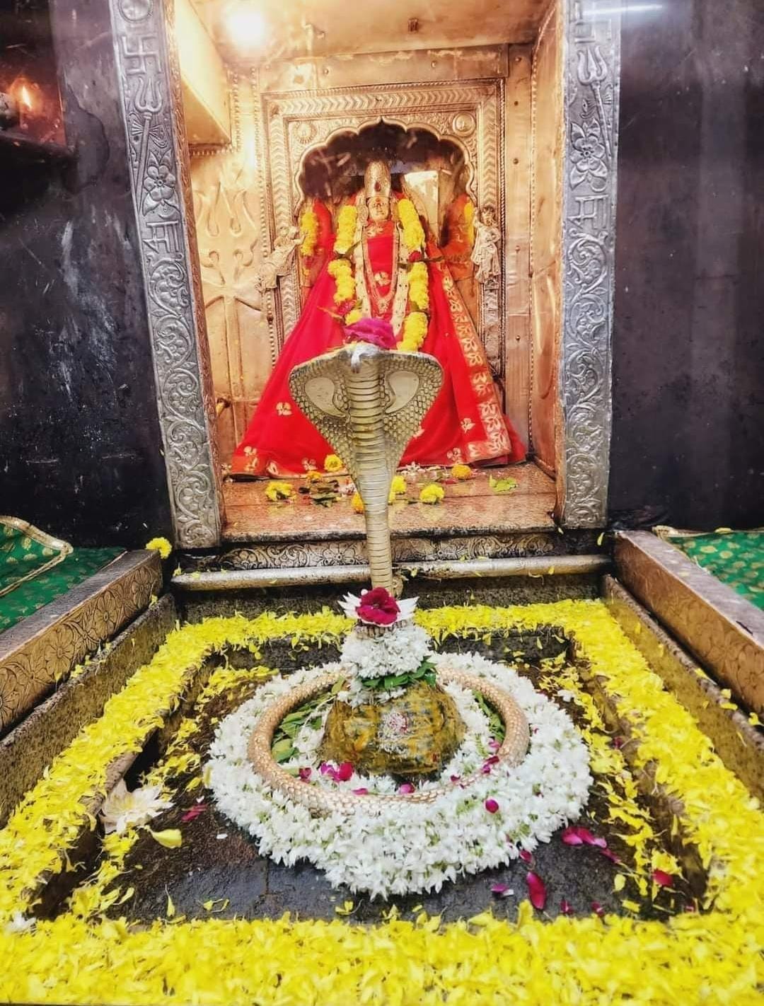 Live Darshan: कीजिए हमारे साथ देश और दुनिया के प्रमुख मंदिरों के लाइव दर्शन