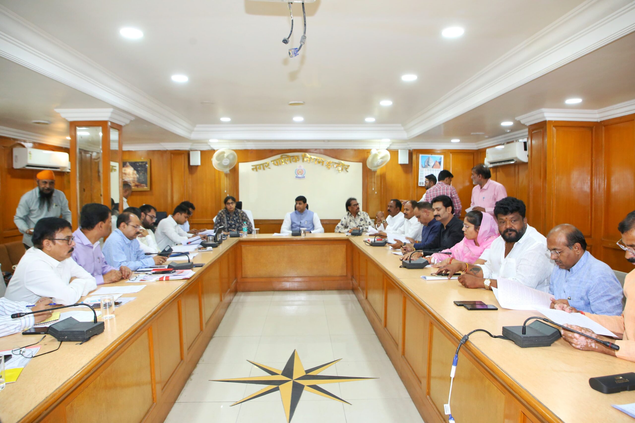 मेयर इन काउंसिल की बैठक में 50 करोड़ से अधिक के विकास कार्यो की मिली स्वीकृति