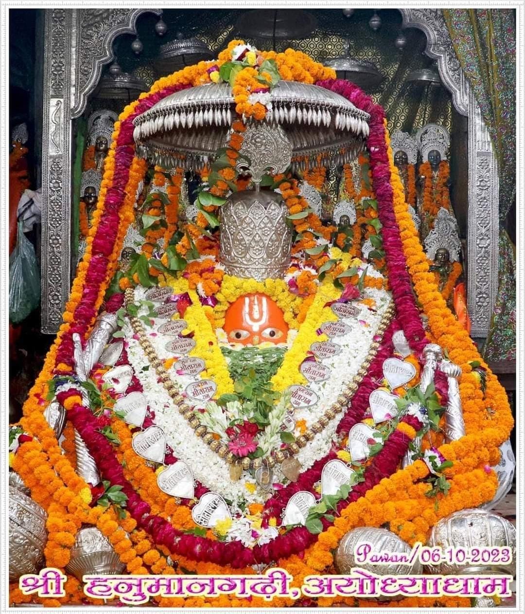 Live Darshan: हमारे साथ कीजिए देश और दुनिया के प्रमुख मंदिरों के लाइव दर्शन