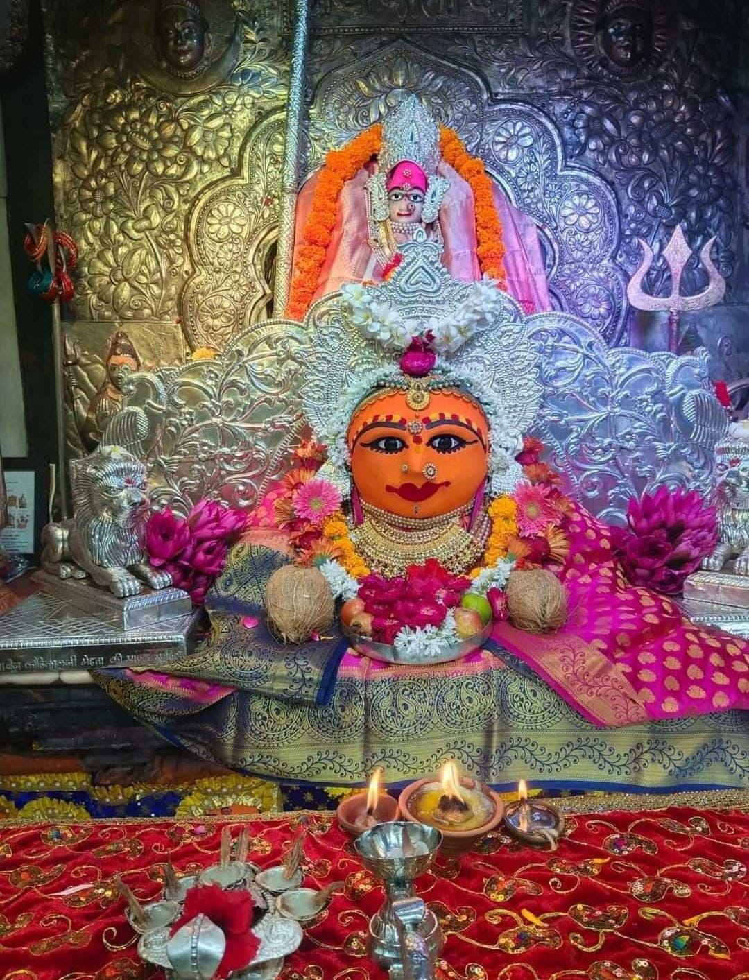 Live Darshan: हमारे साथ कीजिए देश और दुनिया के प्रमुख मंदिरों के लाइव दर्शन