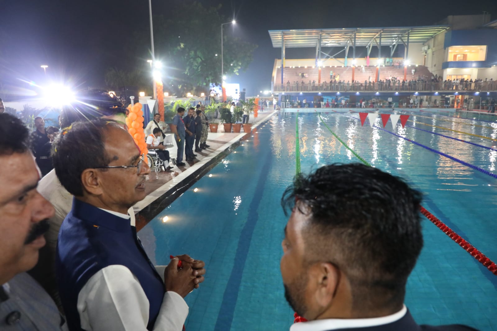 इंदौर: सीएम शिवराज ने किया अंतर्राष्ट्रीय स्विमिंग पूल का लोकार्पण, पूल को FINA के मानकों पर बनाया गया