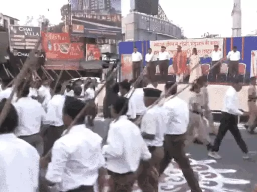 राष्ट्रीय स्वयंसेवक संघ (RSS) मुख्यालय में विजयादशमी पर शस्त्र पूजन, मोहन भागवत बोले- 'कुछ लोग नहीं चाहते भारत में शांति हो'