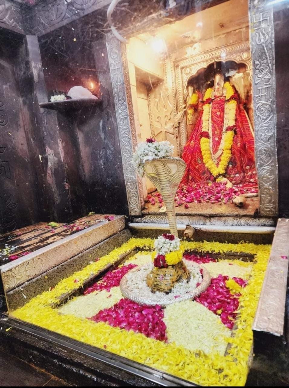 Live Darshan: हमारे साथ कीजिए देश और दुनिया के प्रमुख मंदिरों के लाइव दर्शन