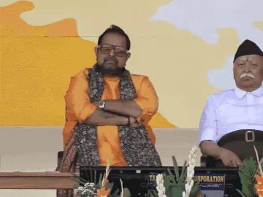 राष्ट्रीय स्वयंसेवक संघ (RSS) मुख्यालय में विजयादशमी पर शस्त्र पूजन, मोहन भागवत बोले- 'कुछ लोग नहीं चाहते भारत में शांति हो'