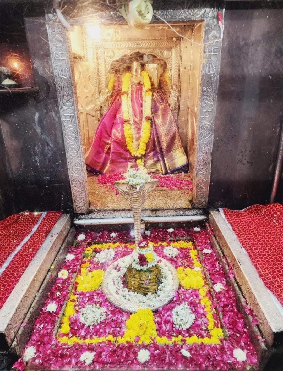 Live Darshan: हमारे साथ कीजिए देश और दुनिया के प्रमुख मंदिरों के लाइव दर्शन
