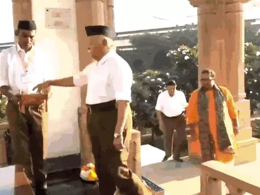 राष्ट्रीय स्वयंसेवक संघ (RSS) मुख्यालय में विजयादशमी पर शस्त्र पूजन, मोहन भागवत बोले- 'कुछ लोग नहीं चाहते भारत में शांति हो'