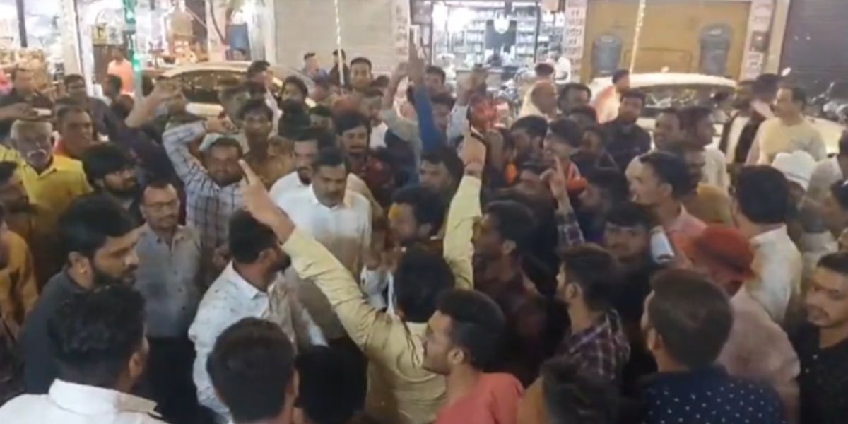 Video : BJP कार्यकर्ताओं का हंगामा, सांसद प्रहलाद पटेल के खिलाफ की नारेबाजी, लगाया टिकटों में दलाली का आरोप