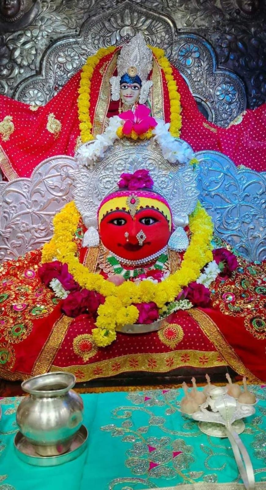 Live Darshan: हमारे साथ कीजिए देश और दुनिया के प्रमुख मंदिरों के लाइव दर्शन