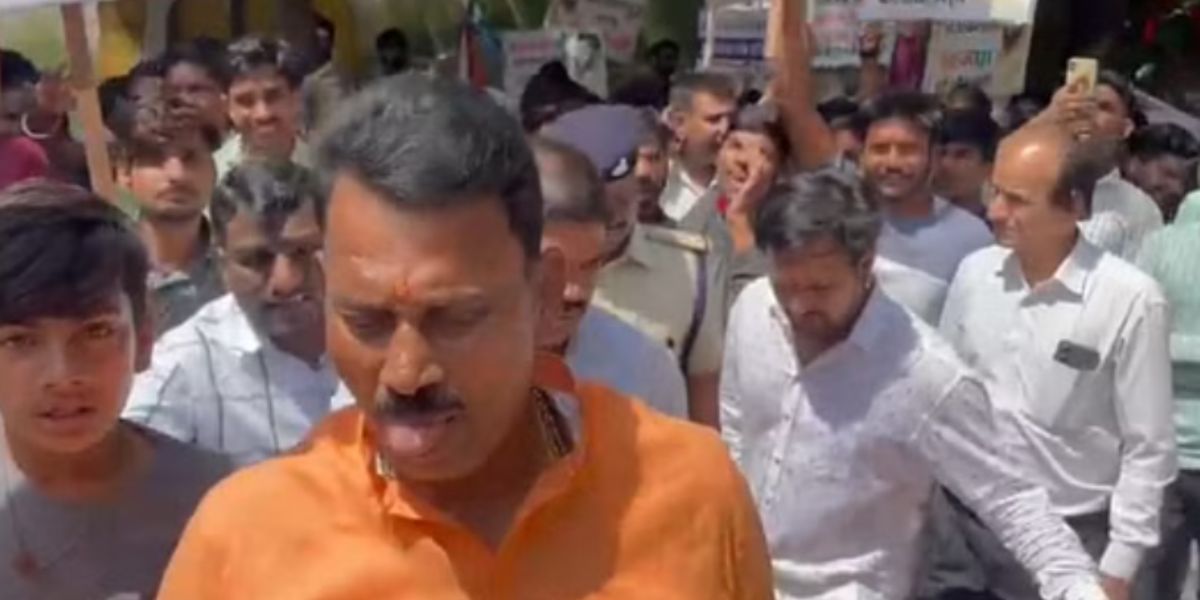देपालपुर में नहीं थम रहा मनोज चौधरी के खिलाफ विरोध, मंत्री सिलावट के सामने लगे भाजपा विरोधी नारे