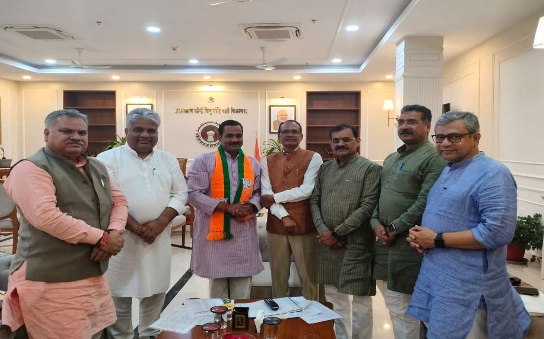 MP Election 2023 : कांग्रेस को बड़ा झटका, इस दिग्गज ने थामा BJP का दामन