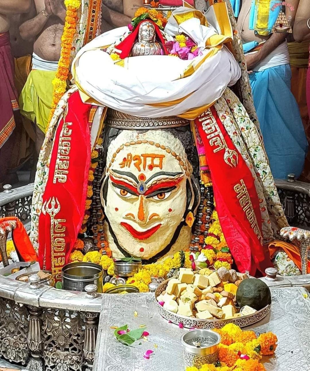 Live Darshan: हमारे साथ कीजिए देश और दुनिया के प्रमुख मंदिरों के लाइव दर्शन