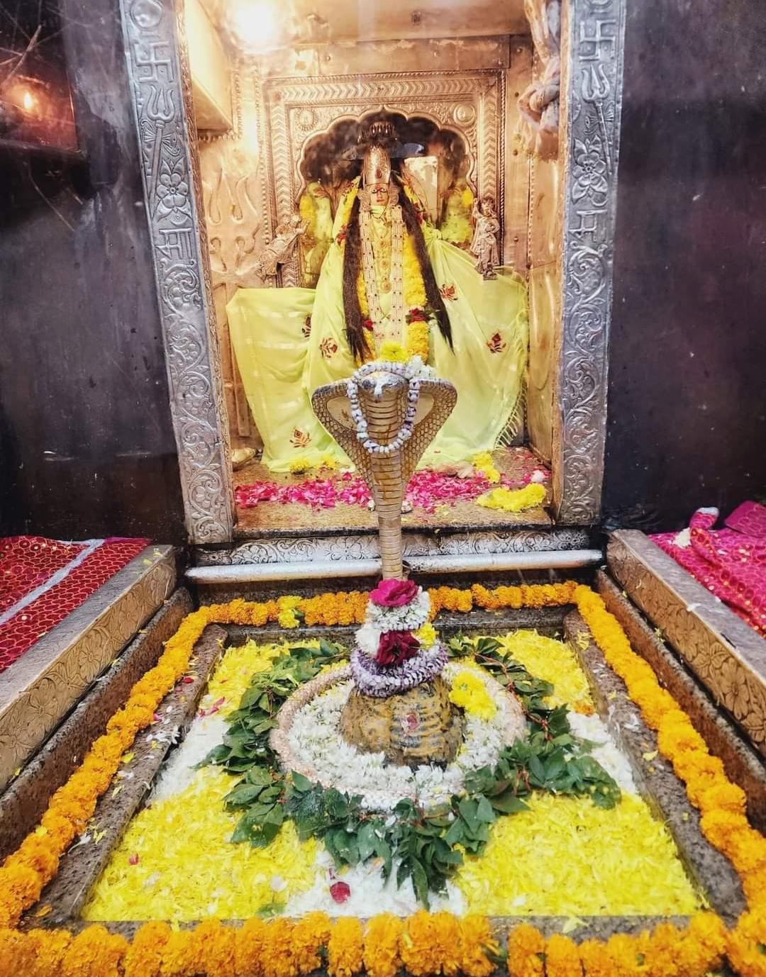 Live Darshan: हमारे साथ कीजिए देश और दुनिया के प्रमुख मंदिरों के लाइव दर्शन