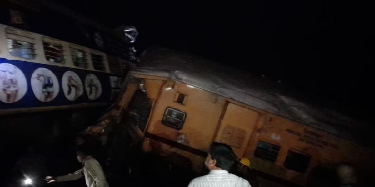 आंध्र प्रदेश के विजयनगरम में रेल हादसा, पटरी से उतरी ट्रेन
