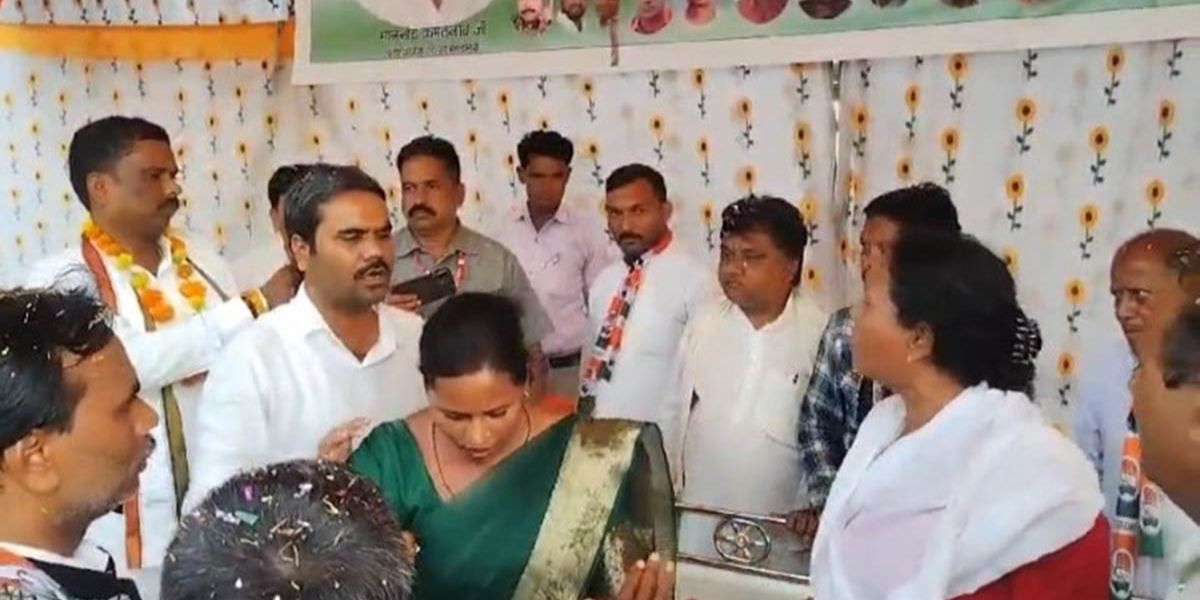डिंडौरी : जन आक्रोश यात्रा में विवाद, आपस में लड़ी महिला नेता, जमकर हुई मारपीट, थाने पहुंचा मामला