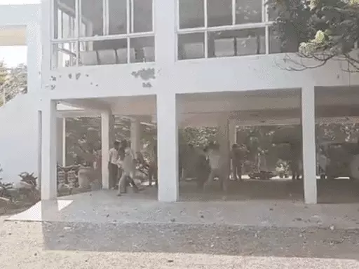 मराठा आरक्षण प्रदर्शन में हिंसक घटनाएँ, मंगलवार को उमरगा कस्बे में भी आगजनी, महाराष्ट्र के बीड में कर्फ्यू, इंटरनेट हुआ बंद