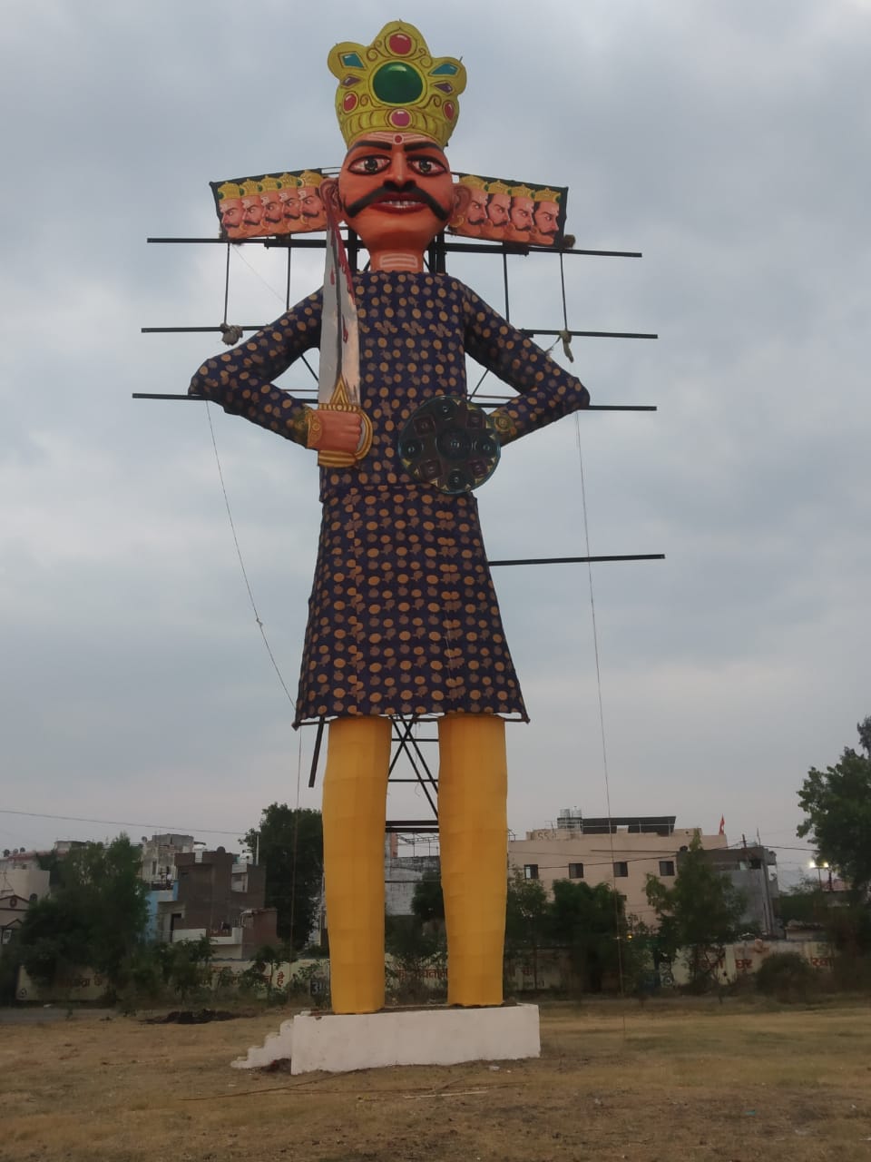 250 फीट क्षेत्र में लंका का निर्माण कर,111 फुट ऊंचे रावण का दहन किया जाएगा