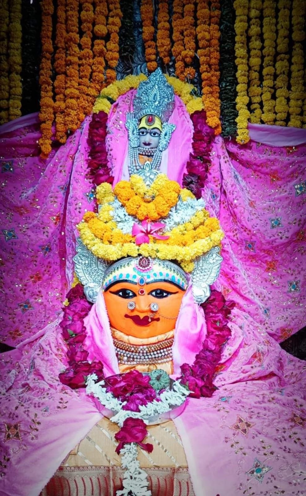 Live Darshan: हमारे साथ कीजिए देश और दुनिया के प्रमुख मंदिरों के लाइव दर्शन