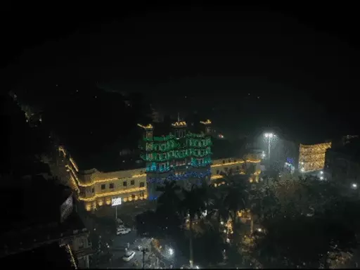 महाकाल मंदिर में दिखी दिवाली की धूम, 2 बार बाबा को लगाया अन्नकूट का भोग, रोशनी से जगमगाया इंदौर शहर