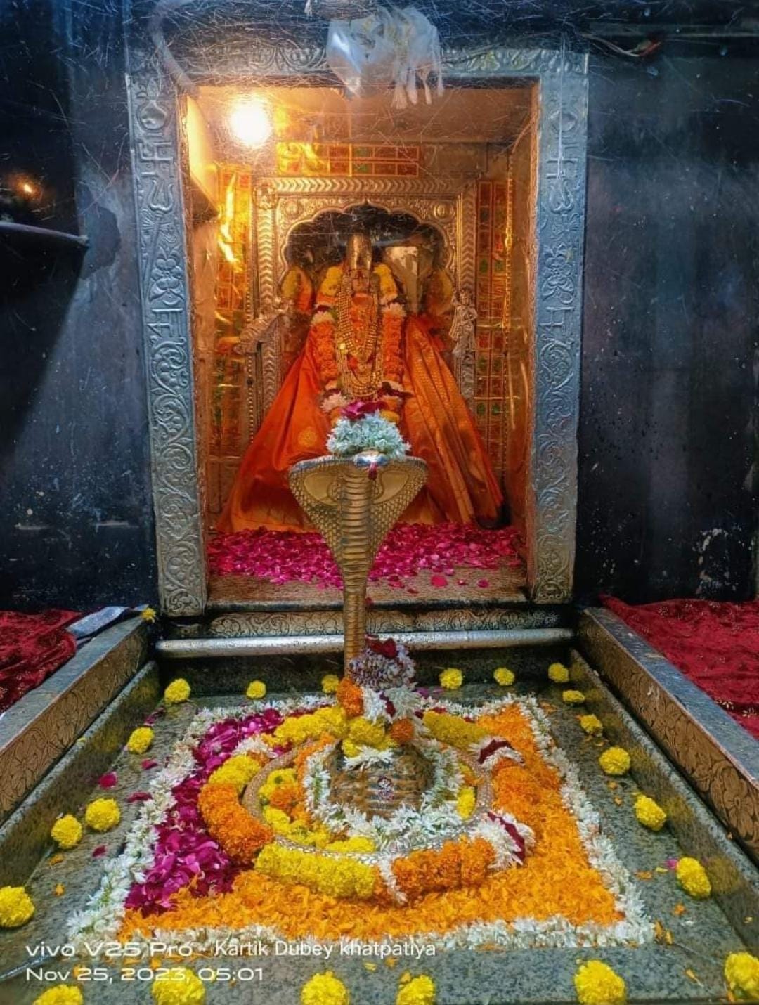 Live Darshan: हमारे साथ कीजिए देश और दुनिया के प्रमुख मंदिरों के लाइव दर्शन