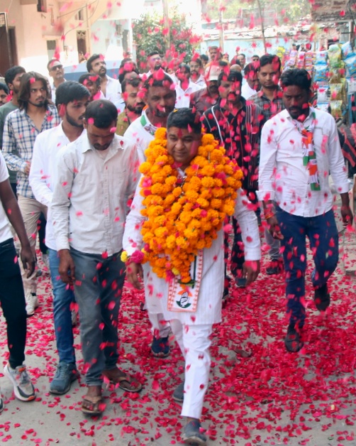 विधानसभा-3 की जनता ने पिंटू जोशी से कहा- 10 सालों में भाजपा की सरकार ने कर दिया बुरा हाल