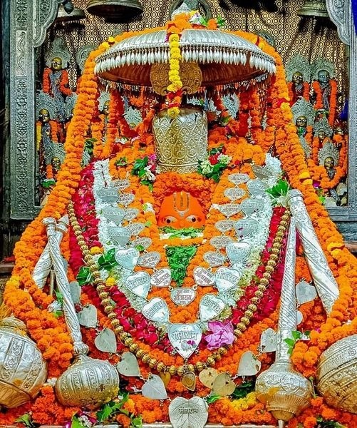Live Darshan: हमारे साथ कीजिए देश और दुनिया के प्रमुख मंदिरों के लाइव दर्शन