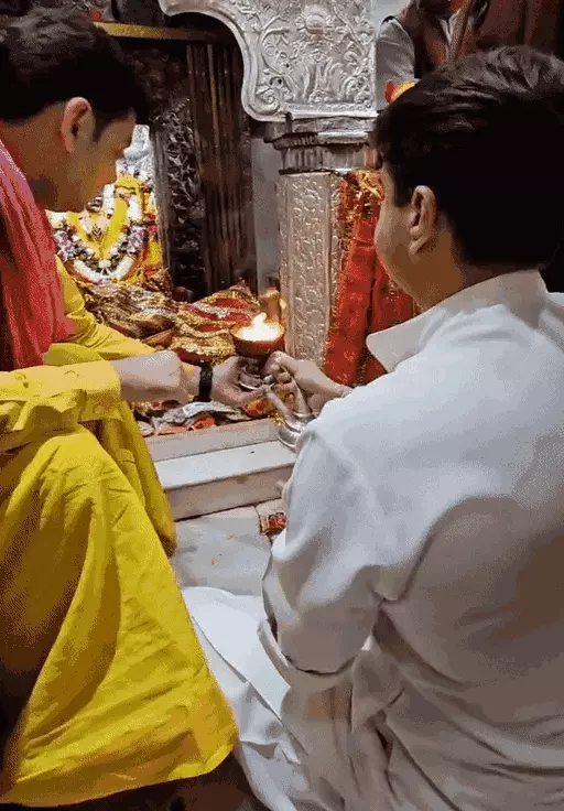 सिंधिया का मध्यप्रदेश दौरा: दिग्विजय-कमलनाथ के खिलाफ जमकर बोले सिंधिया, कहा - "हमने बड़े भाई, छोटे भाई की जोड़ी देखी है...?"