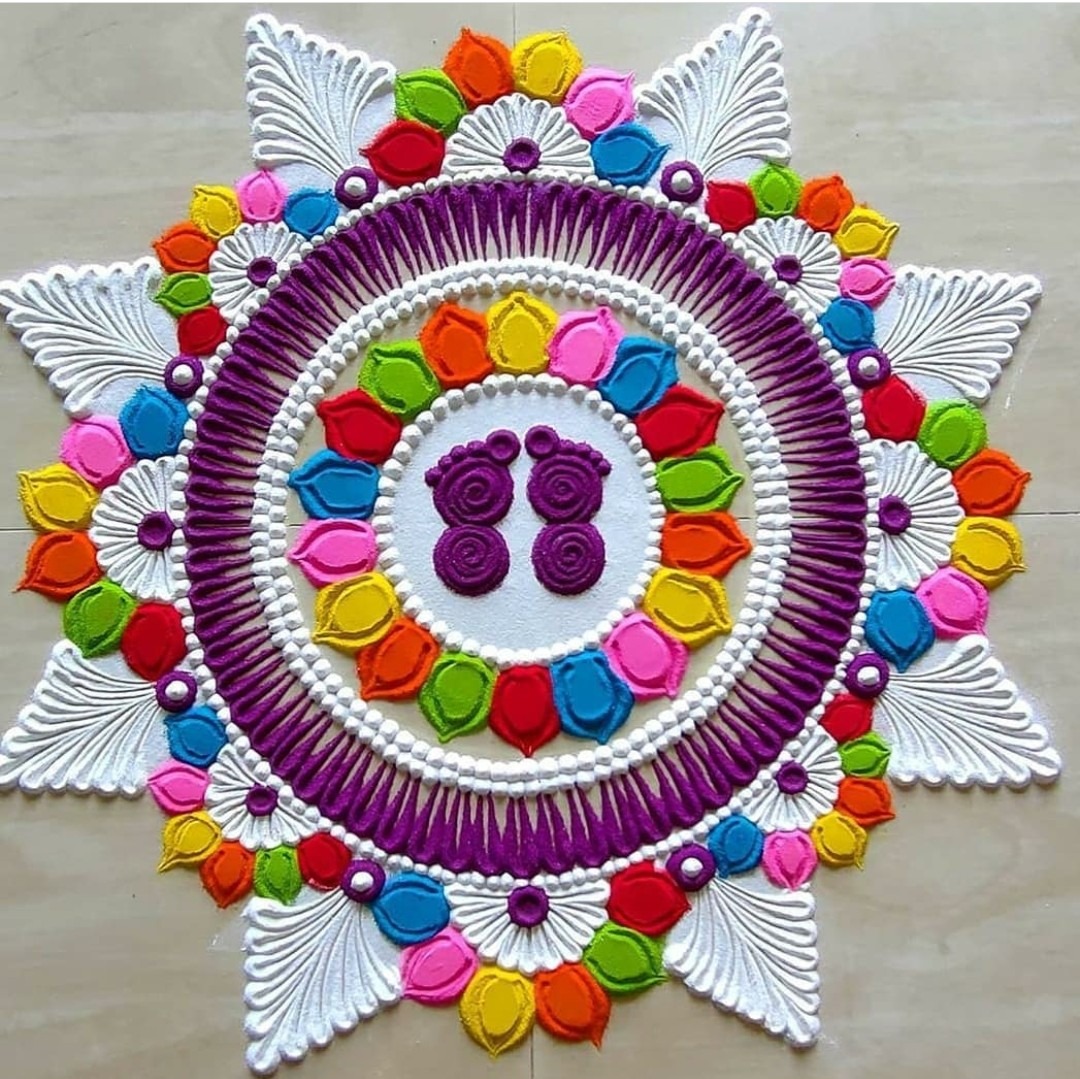 Diwali 2023: इस दिवाली बढ़ाना चाहते हैं अपने आंगन की रौनक, तो बनाए ये यूनिक रंगोली