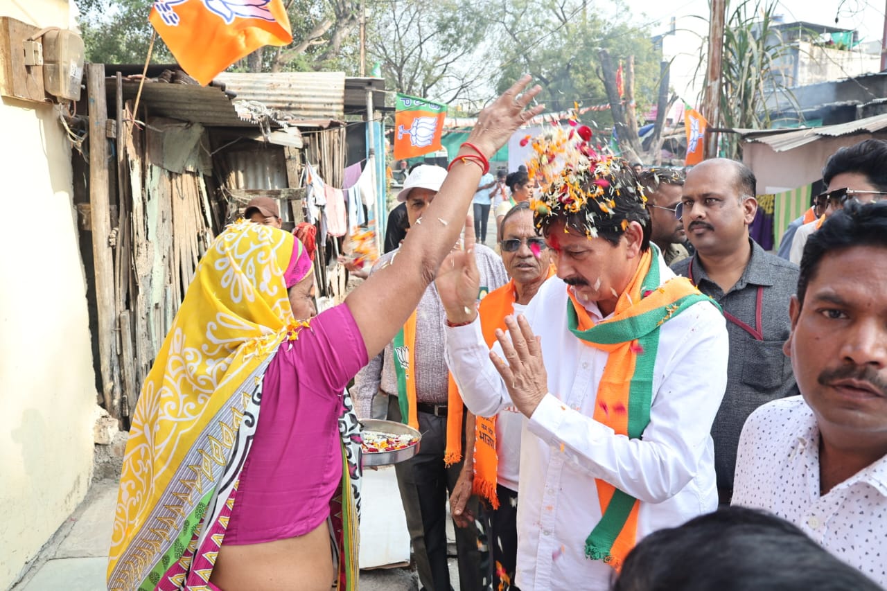 दादा दयालु से बोले लोग, दिवाली के बाद प्रदेश से कांग्रेस का कचरा भी निकल जाएगा