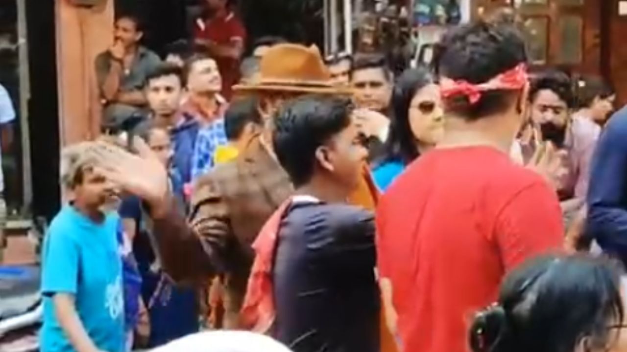 नाना पाटेकर ने फैन को मारा थप्पड़, Video हुआ वायरल
