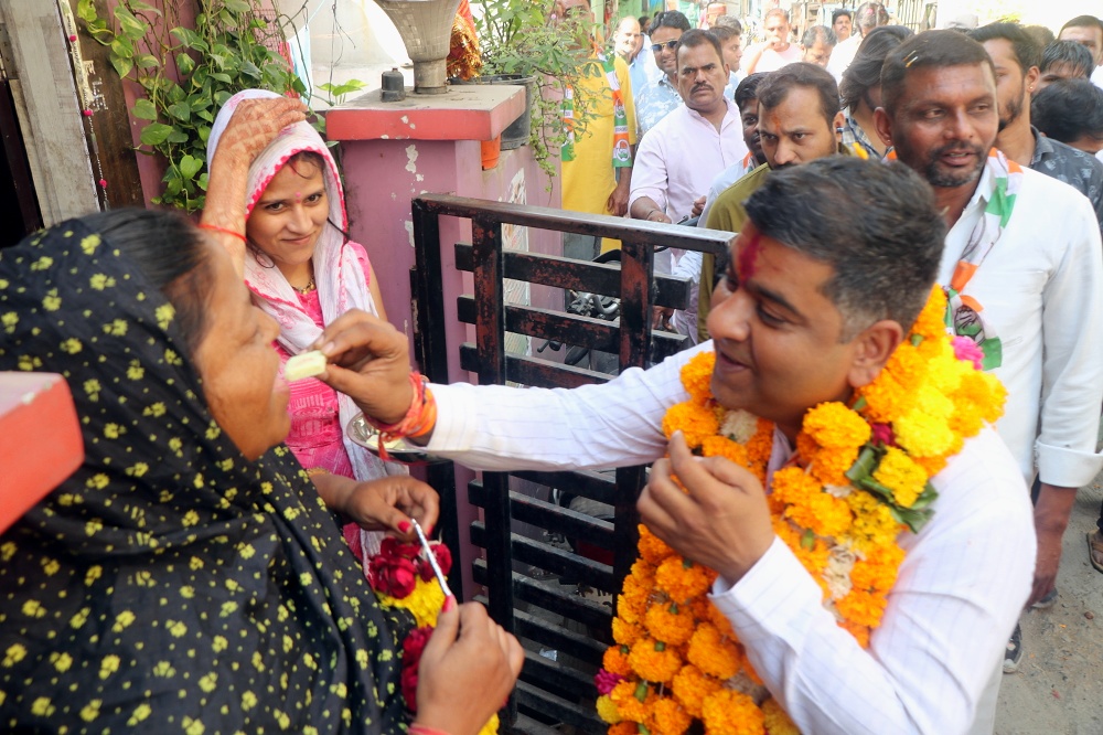 विधानसभा-3 की जनता ने पिंटू जोशी से कहा- 10 सालों में भाजपा की सरकार ने कर दिया बुरा हाल