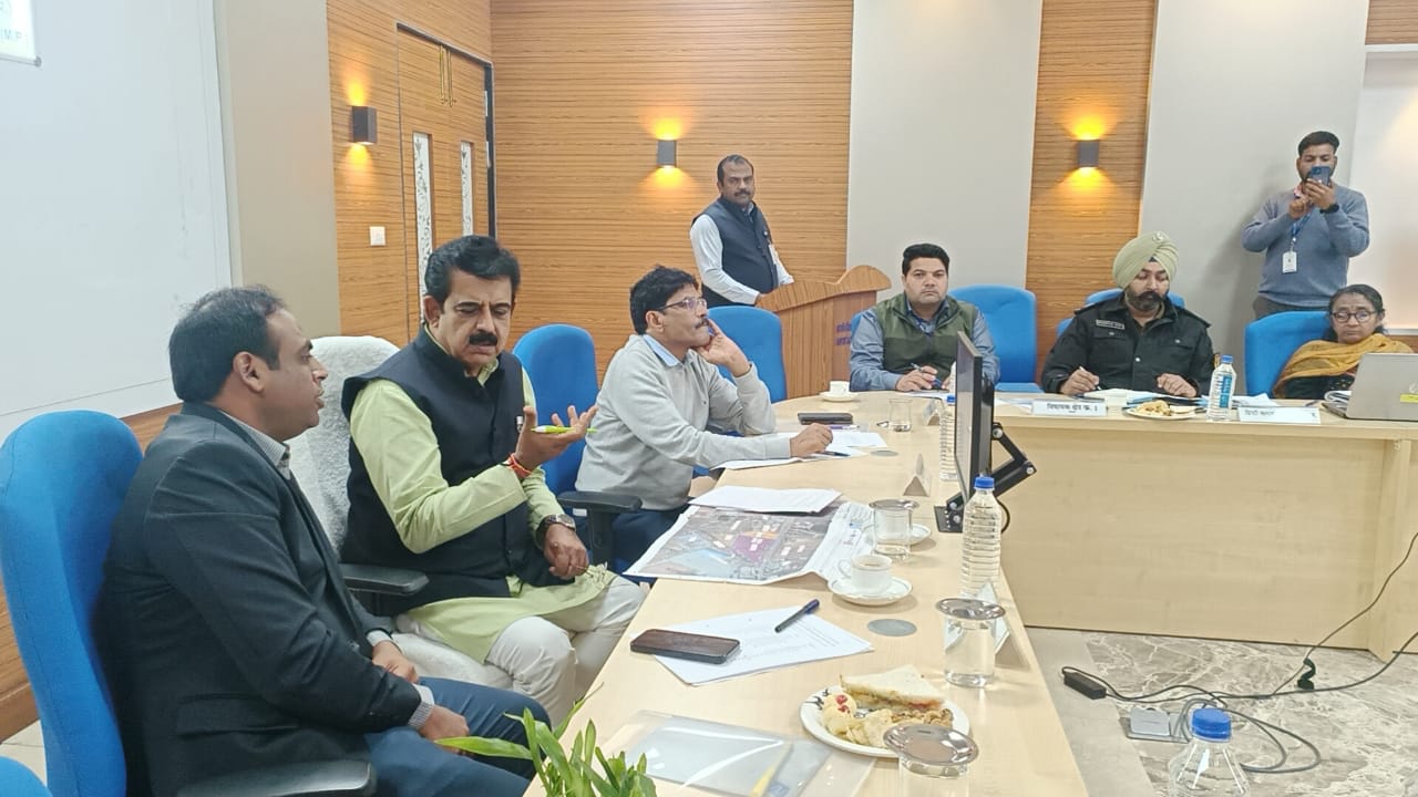 इंदौर-अयोध्या के बीच शुरू हो सकती है फ्लाइट, सांसद लालवानी ने एयरलाइन्स से की मांग